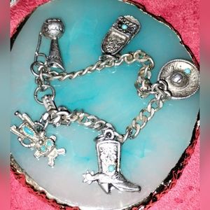 Vintage 7in Silver Charm Bracelet.